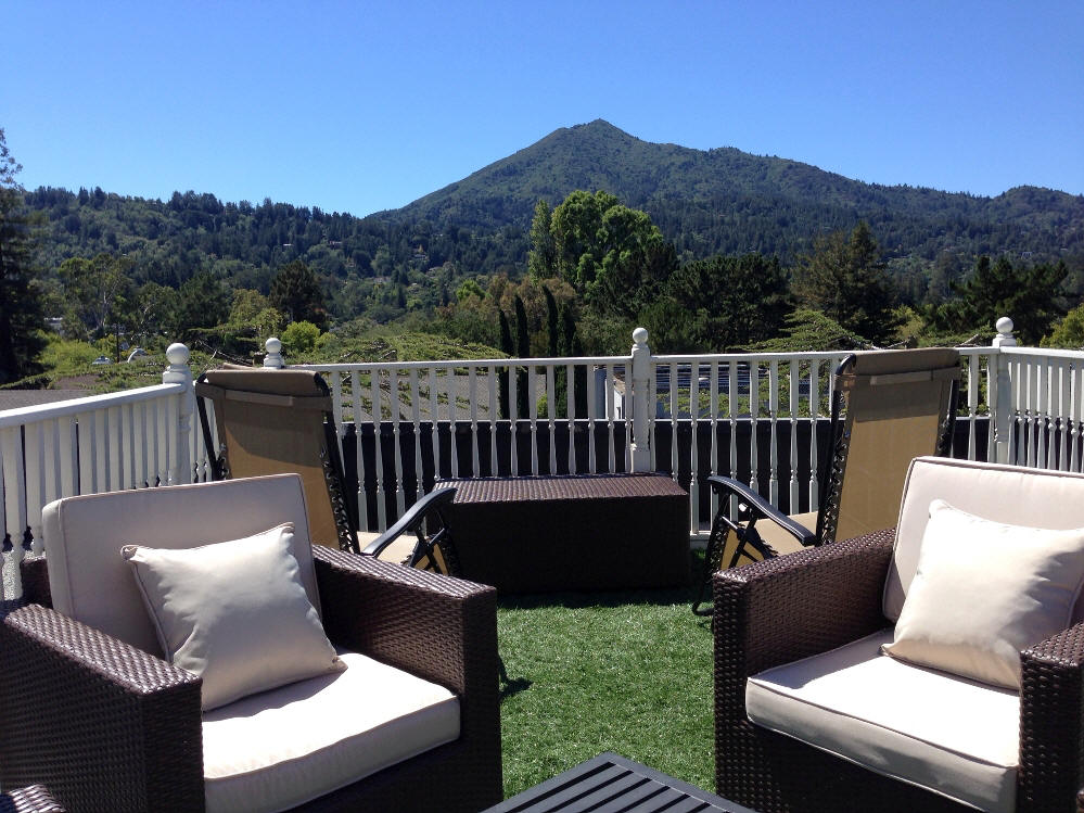 Kentfield 2 bed – 1bath w/ rooftop deck